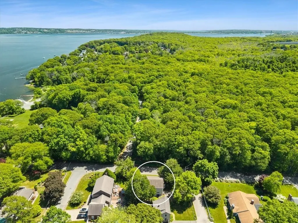 2 Lafayette Drive Bristol RI 02809