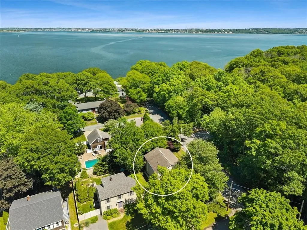 2 Lafayette Drive Bristol RI 02809