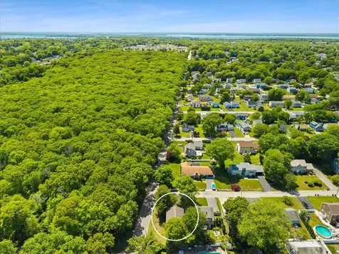 2 Lafayette Drive Bristol RI 02809
