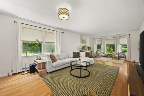 2 Lafayette Drive Bristol RI 02809