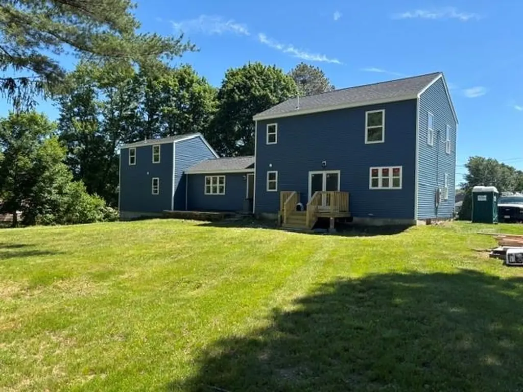 533 Scituate Avenue Cranston RI 02921