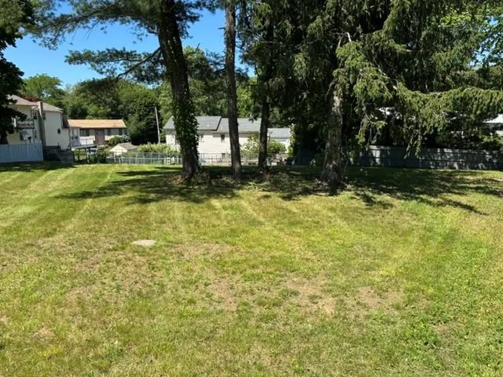 533 Scituate Avenue Cranston RI 02921