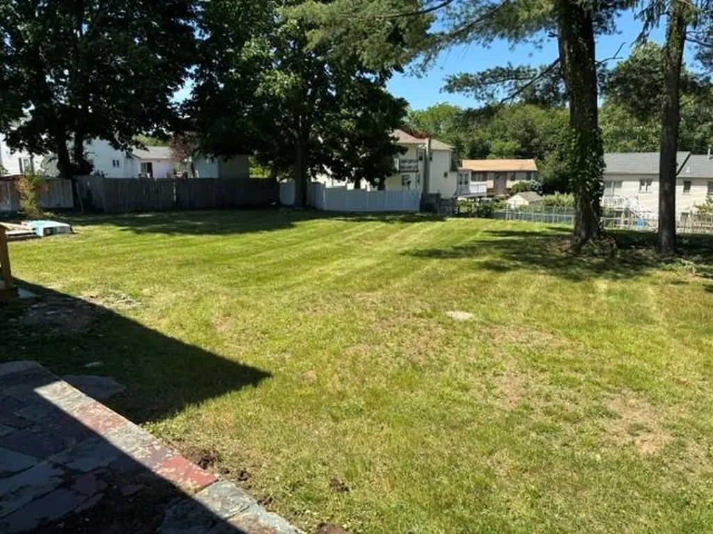 533 Scituate Avenue Cranston RI 02921