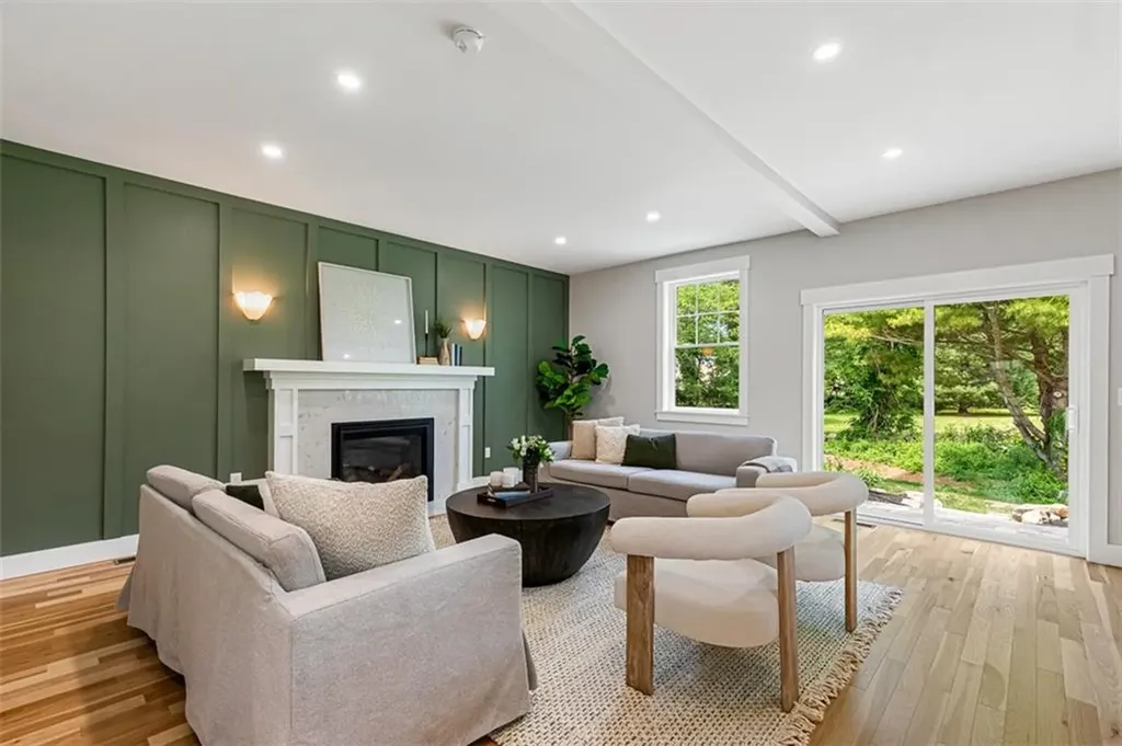 22 Farnsworth Avenue Tiverton RI 02878