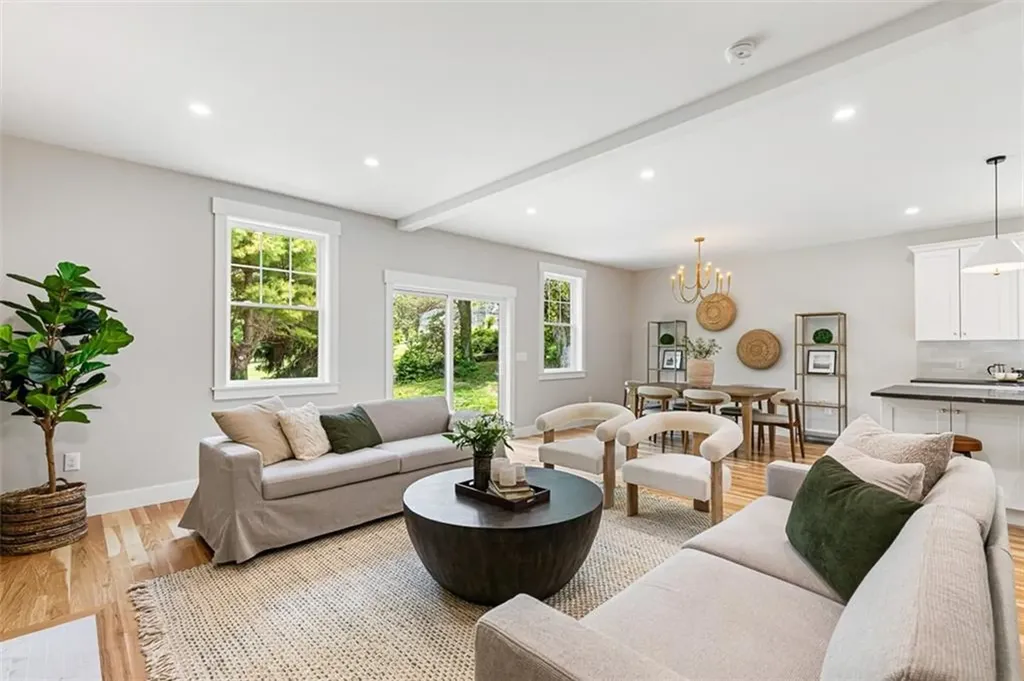 22 Farnsworth Avenue Tiverton RI 02878