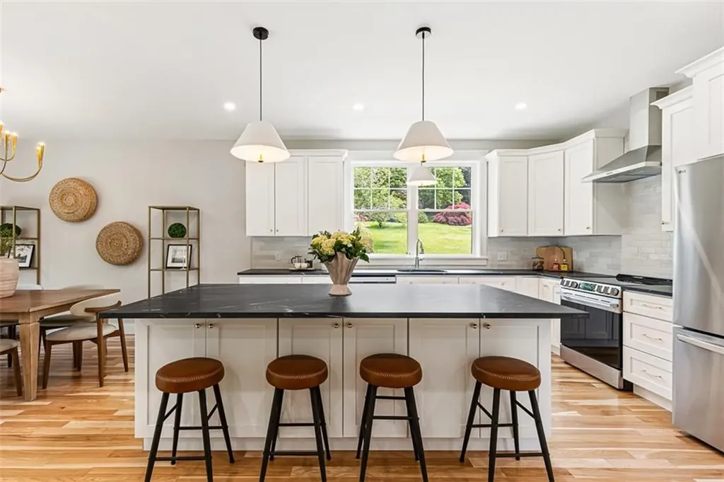 22 Farnsworth Avenue Tiverton RI 02878