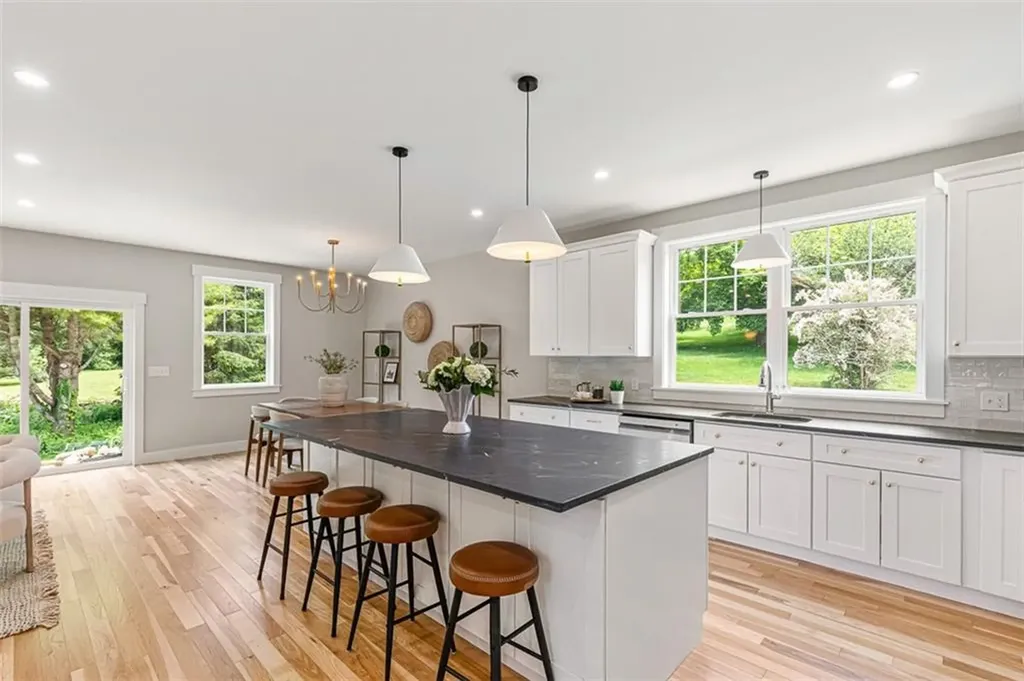 22 Farnsworth Avenue Tiverton RI 02878