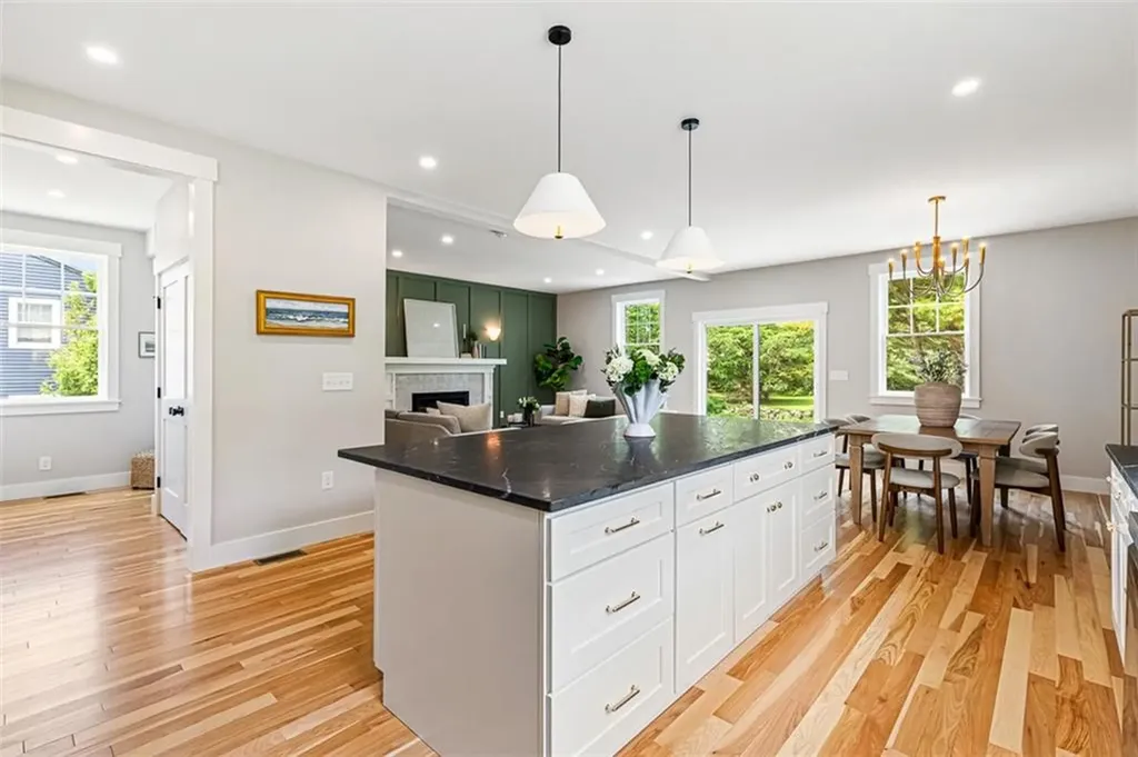 22 Farnsworth Avenue Tiverton RI 02878