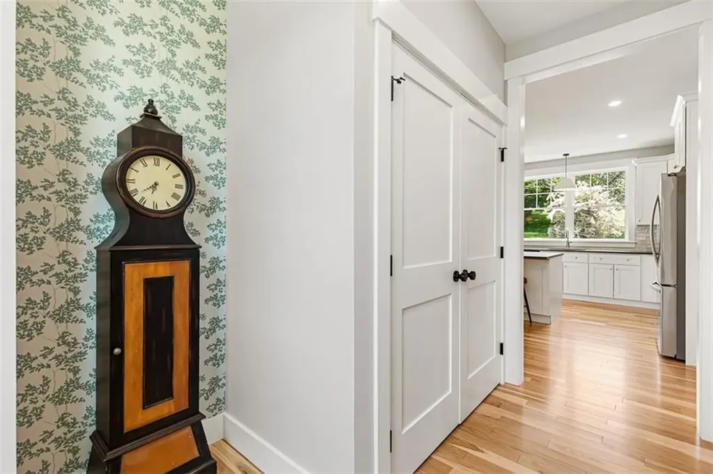 22 Farnsworth Avenue Tiverton RI 02878
