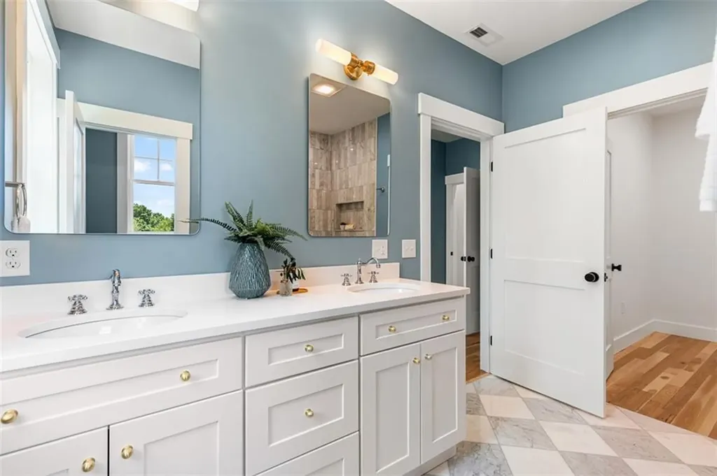 22 Farnsworth Avenue Tiverton RI 02878