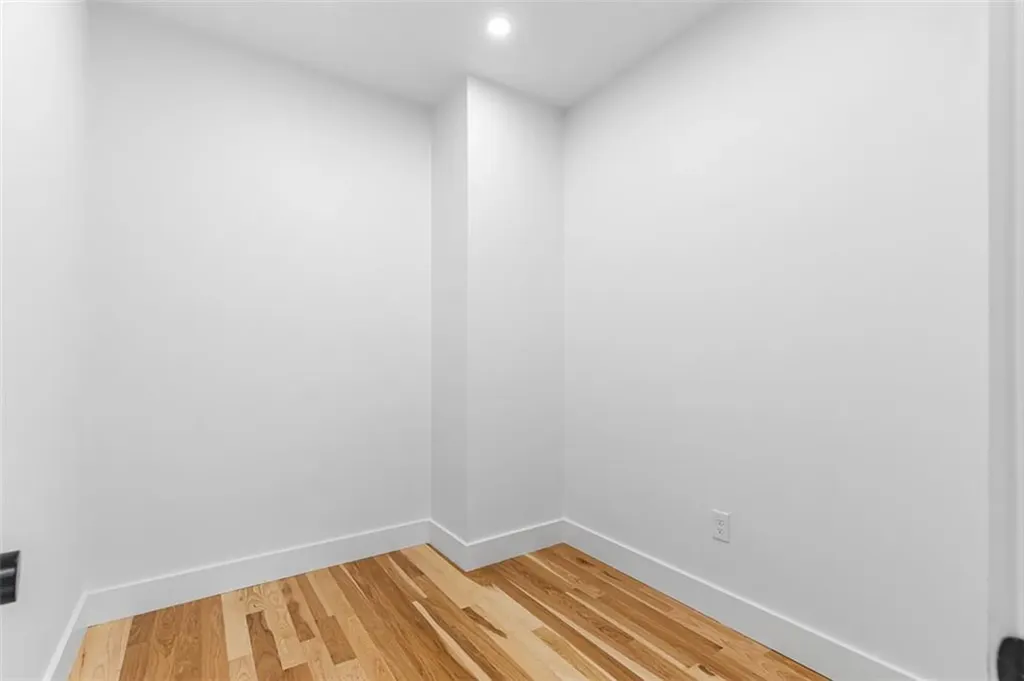 22 Farnsworth Avenue Tiverton RI 02878