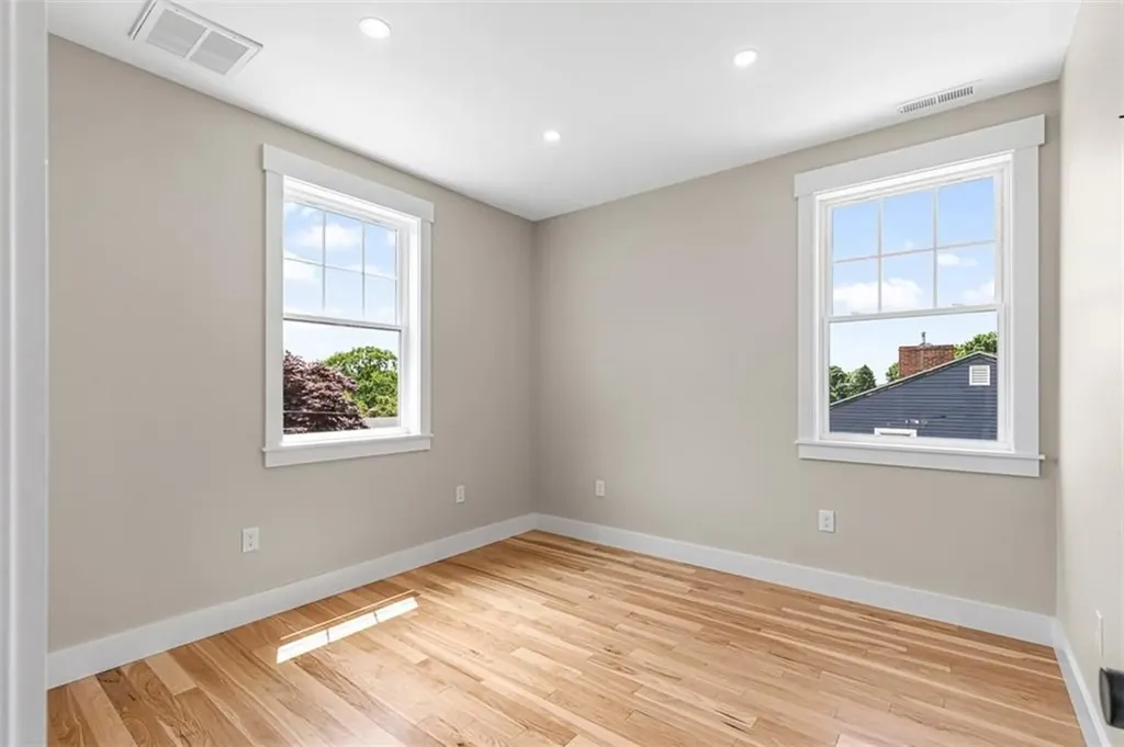 22 Farnsworth Avenue Tiverton RI 02878
