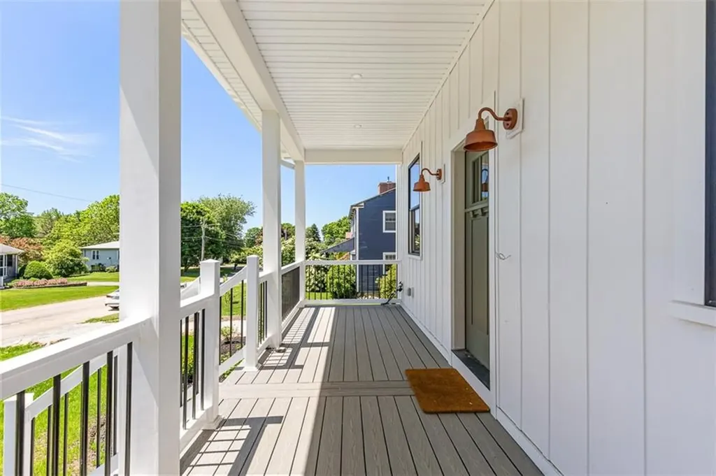 22 Farnsworth Avenue Tiverton RI 02878