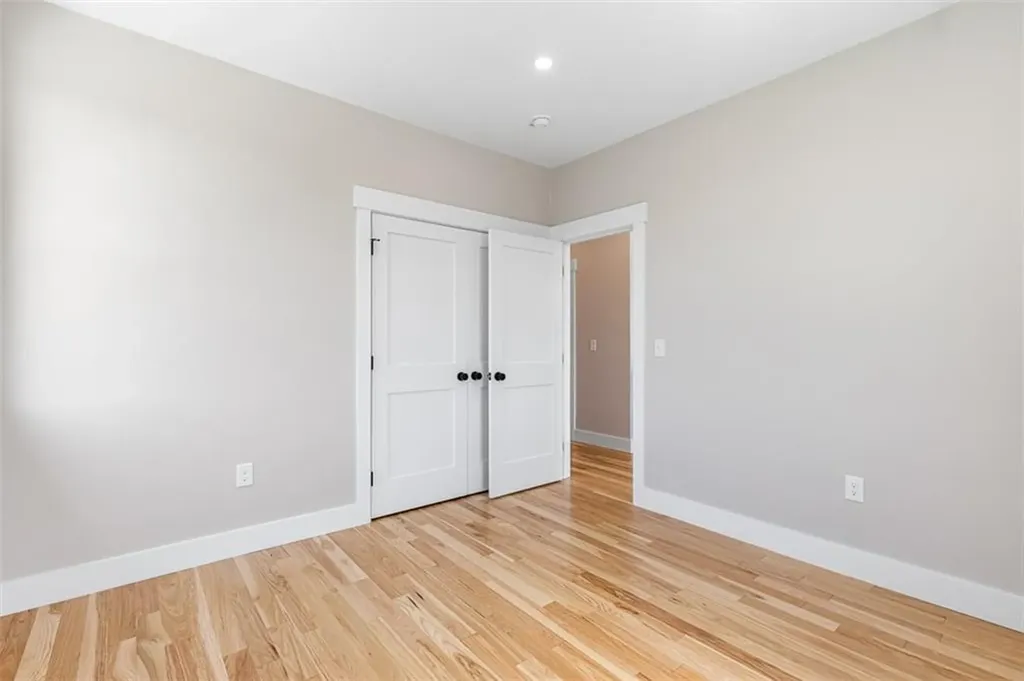 22 Farnsworth Avenue Tiverton RI 02878
