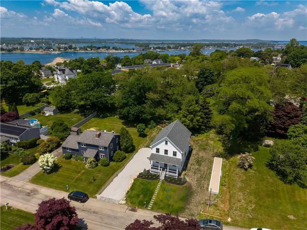 22 Farnsworth Avenue Tiverton RI 02878
