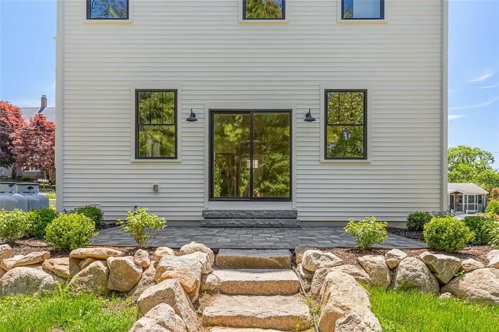 22 Farnsworth Avenue Tiverton RI 02878