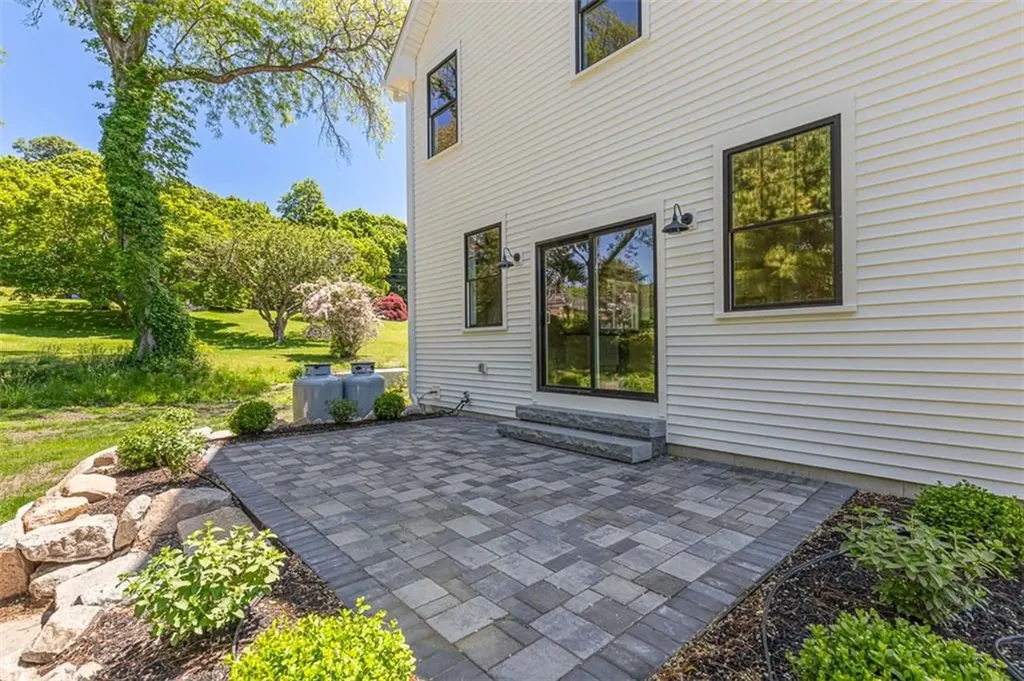 22 Farnsworth Avenue Tiverton RI 02878