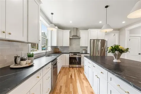 22 Farnsworth Avenue Tiverton RI 02878