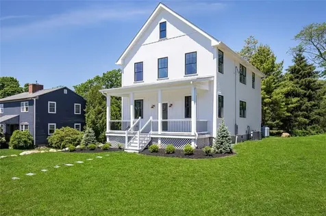 22 Farnsworth Avenue Tiverton RI 02878