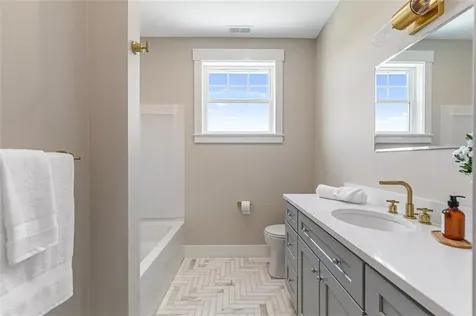 22 Farnsworth Avenue Tiverton RI 02878