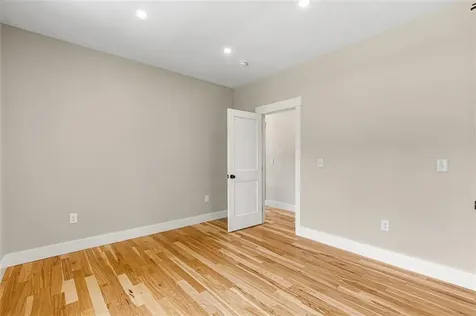 22 Farnsworth Avenue Tiverton RI 02878