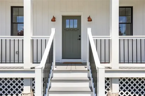 22 Farnsworth Avenue Tiverton RI 02878
