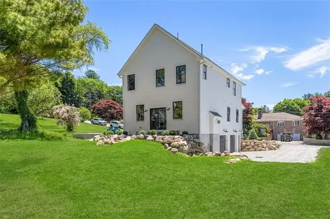 22 Farnsworth Avenue Tiverton RI 02878