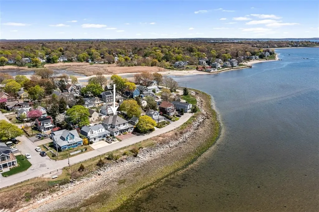 15 Shore Drive Barrington RI 02806