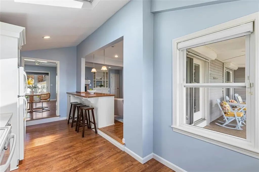 15 Shore Drive Barrington RI 02806