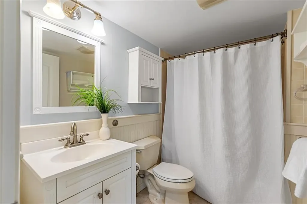 15 Shore Drive Barrington RI 02806