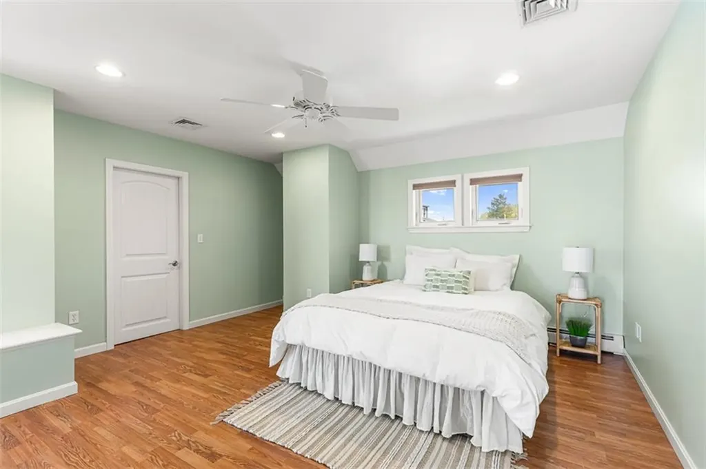 15 Shore Drive Barrington RI 02806