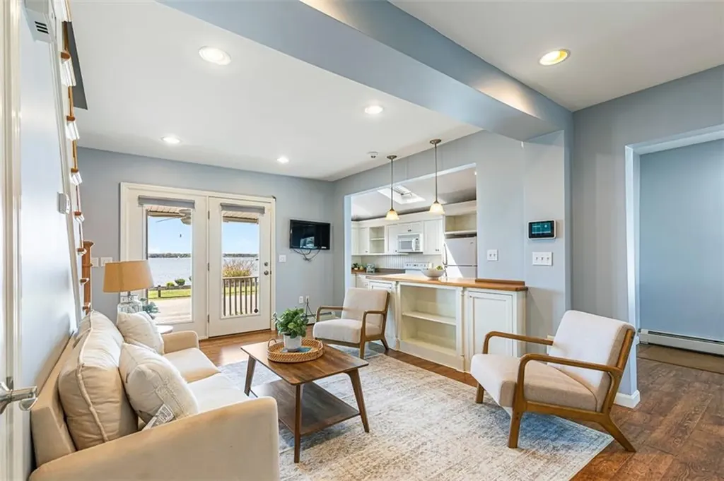 15 Shore Drive Barrington RI 02806