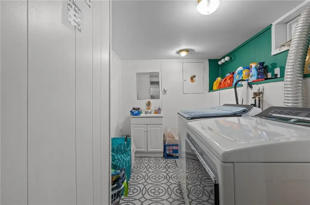 514 Robinson Street Woonsocket RI 02895