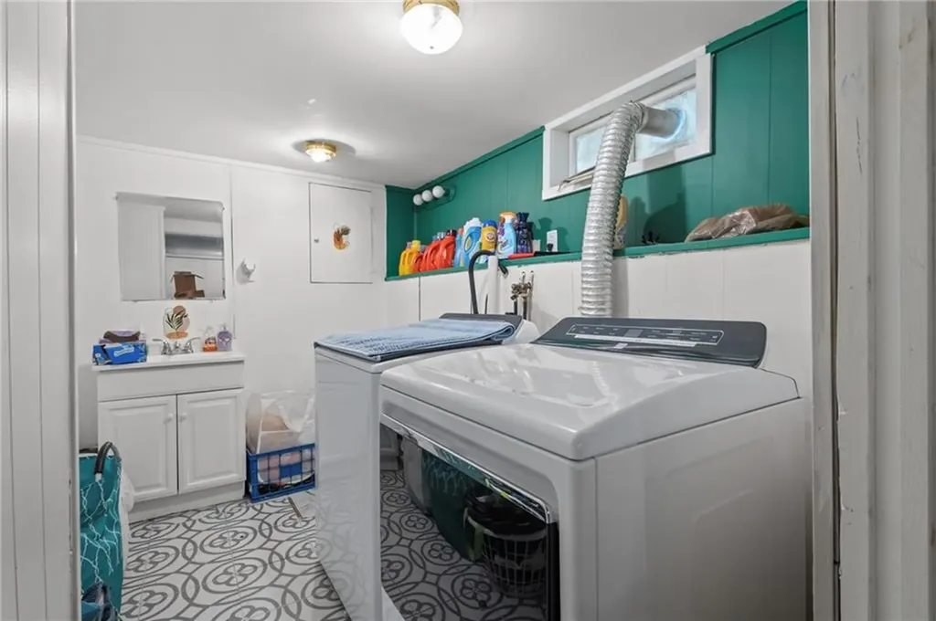 514 Robinson Street Woonsocket RI 02895