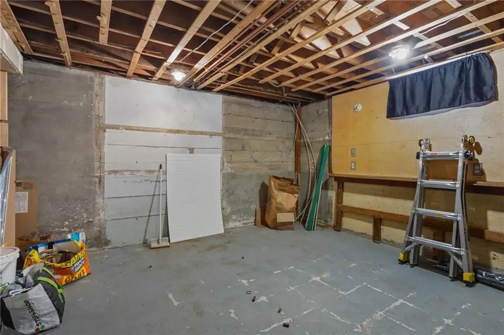 514 Robinson Street Woonsocket RI 02895