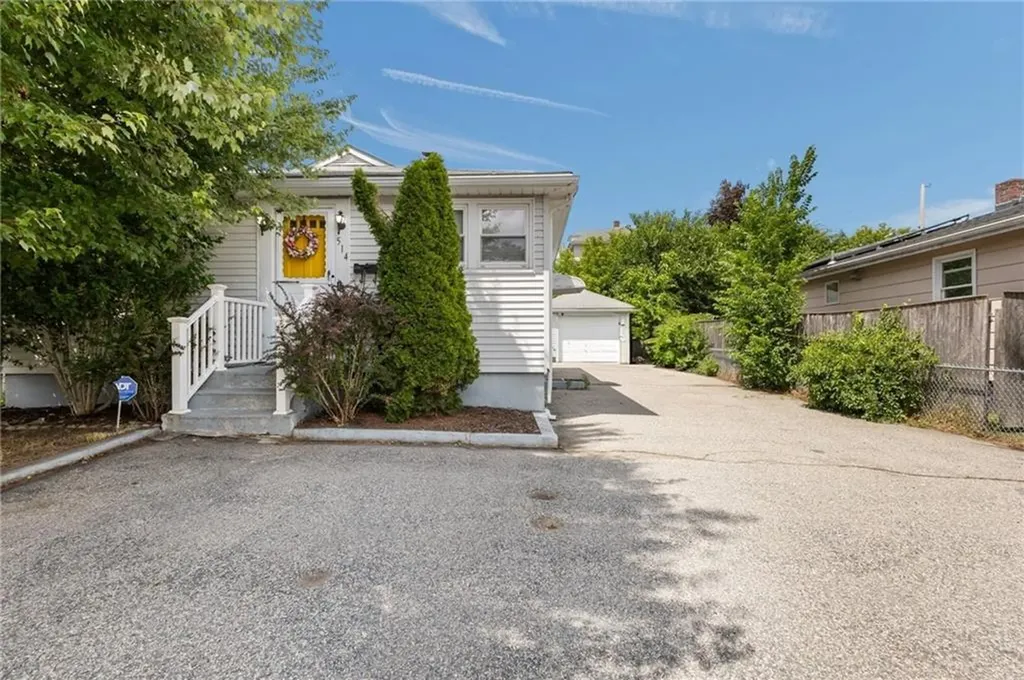 514 Robinson Street Woonsocket RI 02895