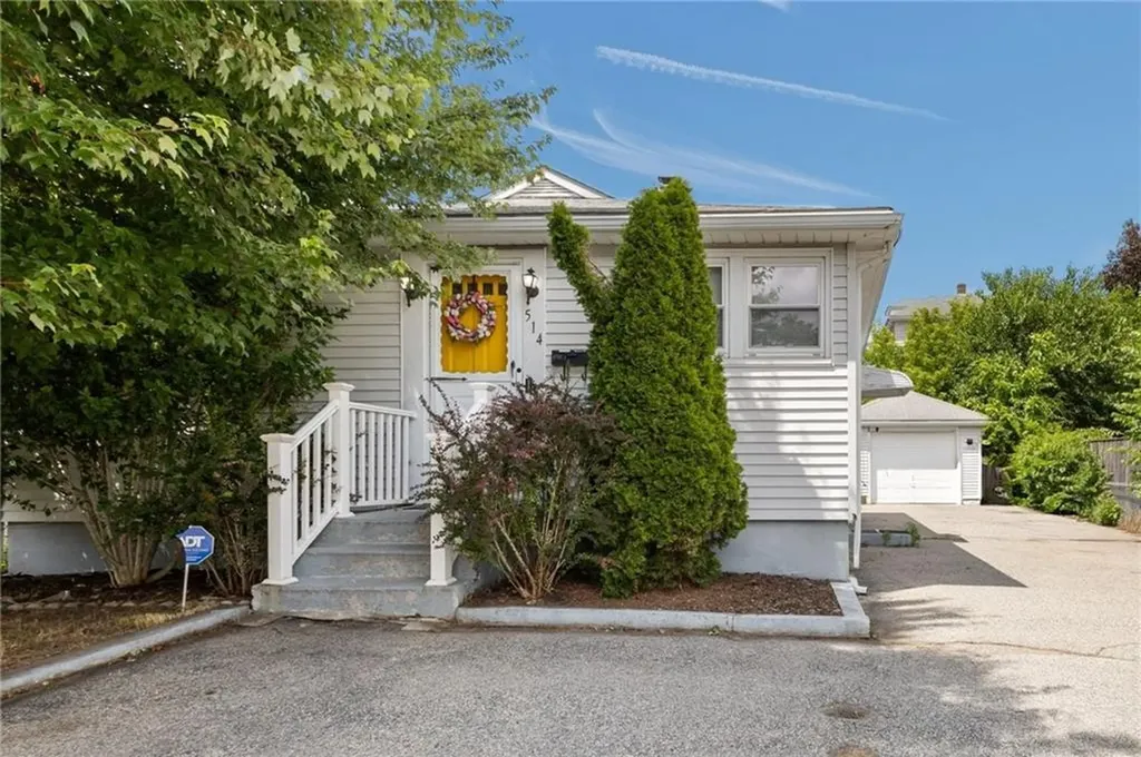 514 Robinson Street Woonsocket RI 02895