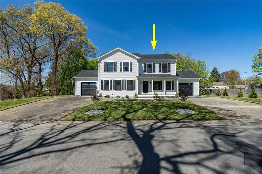 81 Cadora Avenue Warwick RI 02818