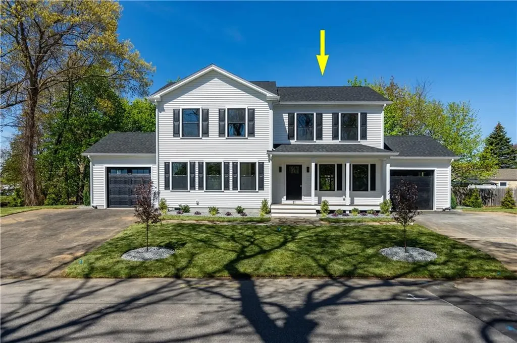 81 Cadora Avenue Warwick RI 02818