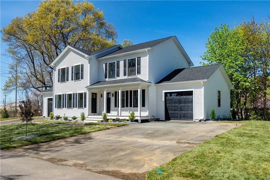 81 Cadora Avenue Warwick RI 02818