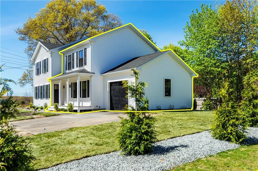 81 Cadora Avenue Warwick RI 02818