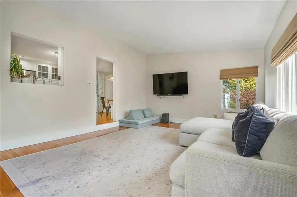 5 Indigo Road Barrington RI 02806