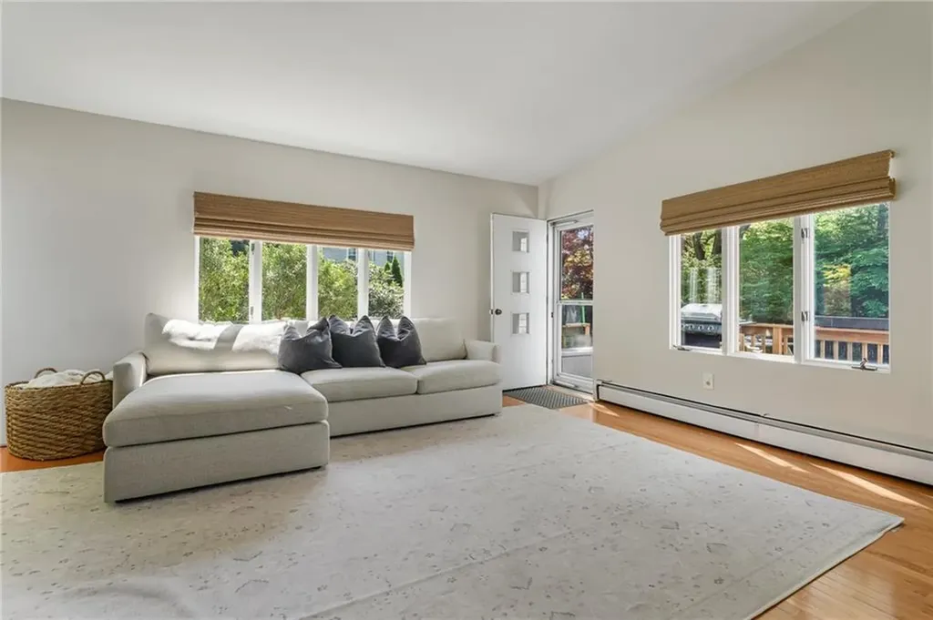 5 Indigo Road Barrington RI 02806