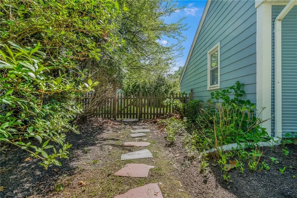 5 Indigo Road Barrington RI 02806