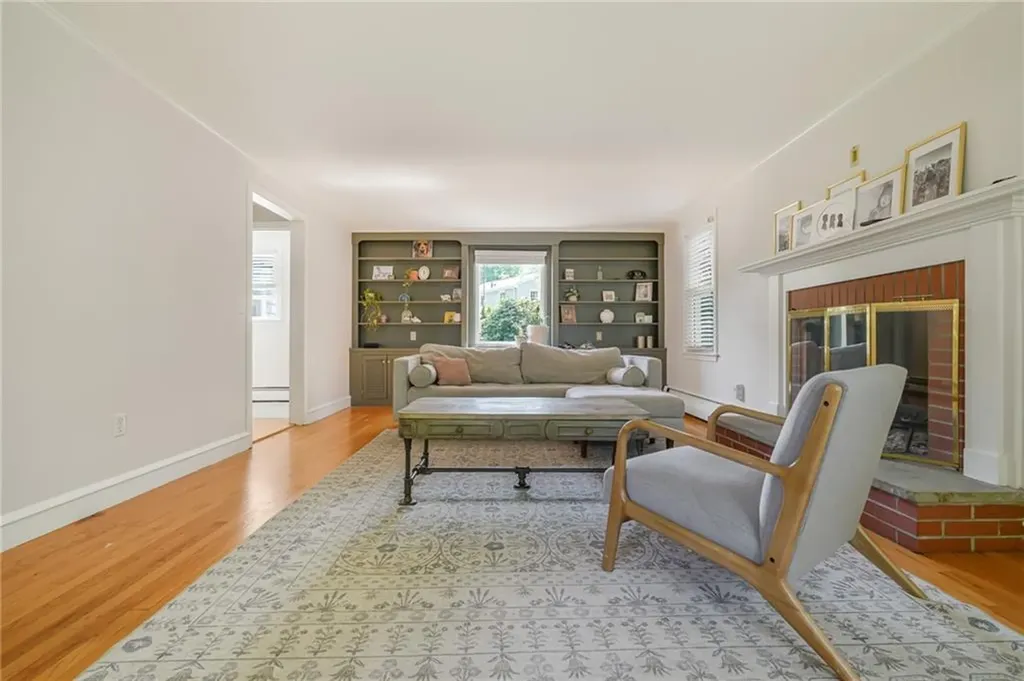 5 Indigo Road Barrington RI 02806