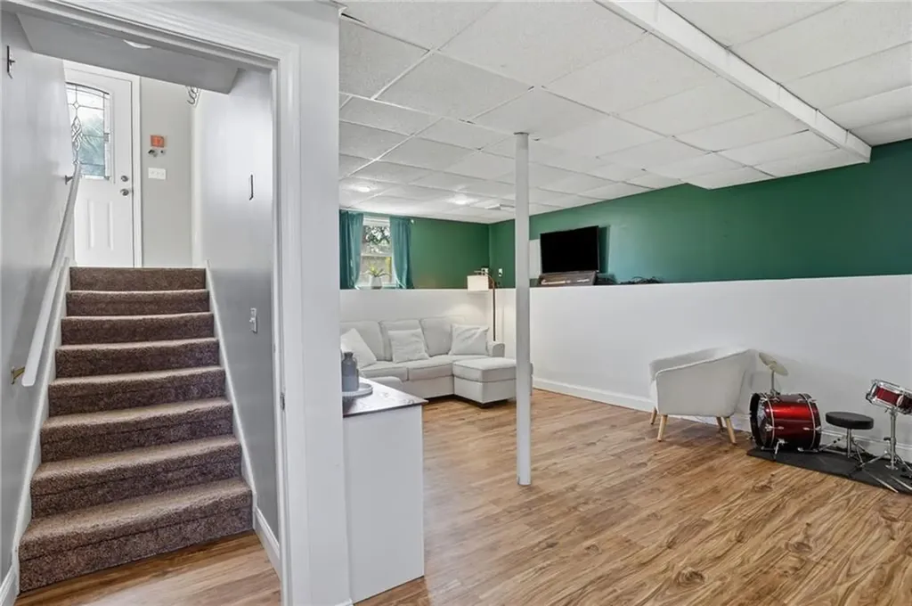 83 Holmes Road Warwick RI 02888