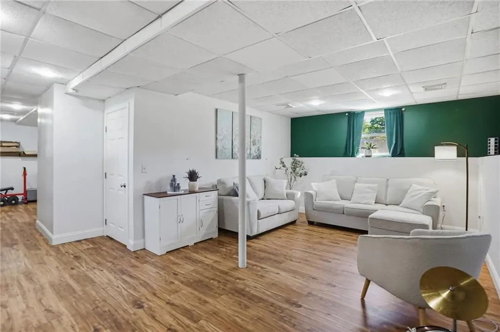 83 Holmes Road Warwick RI 02888