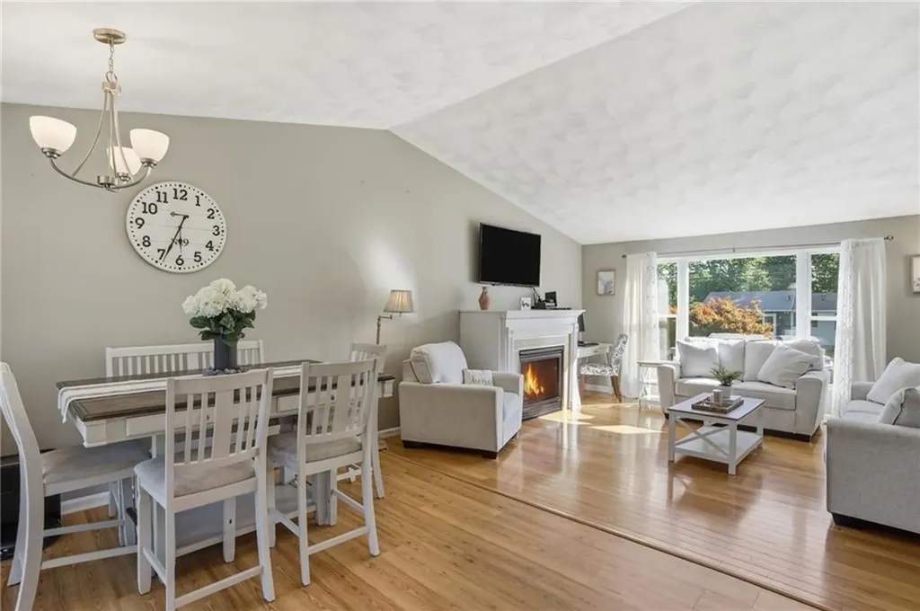83 Holmes Road Warwick RI 02888