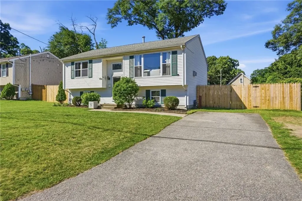 83 Holmes Road Warwick RI 02888