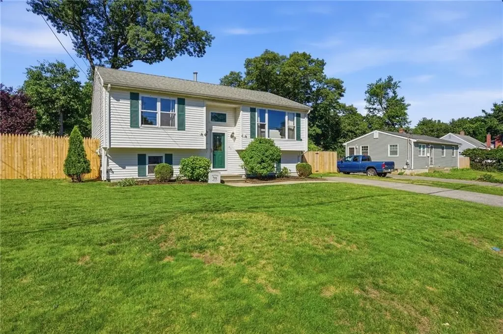 83 Holmes Road Warwick RI 02888
